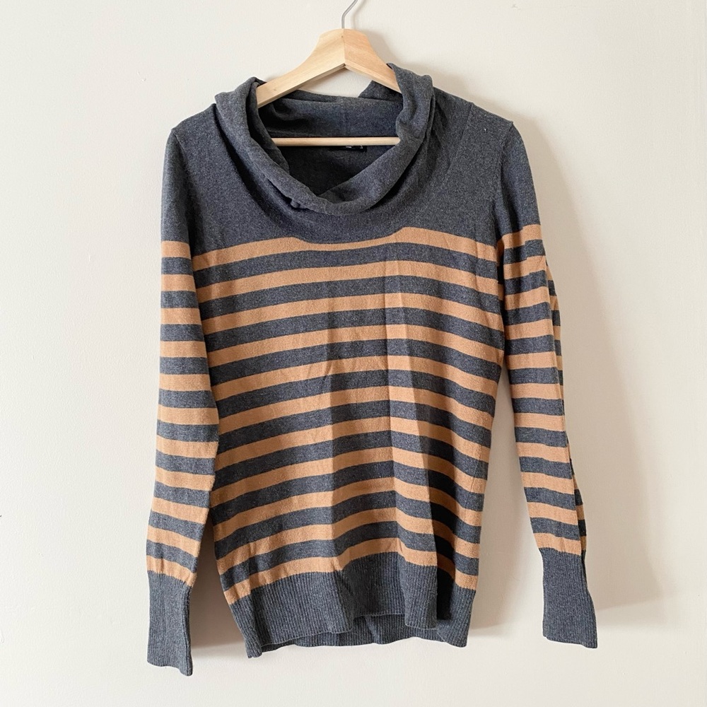 A.n.a • Gray and Tan Striped Sweater